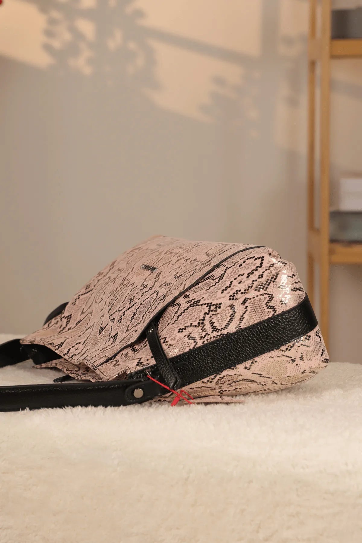 Pink Crocodile-Embossed Genuine Leather Bag - With Shoulder Strap — image 5