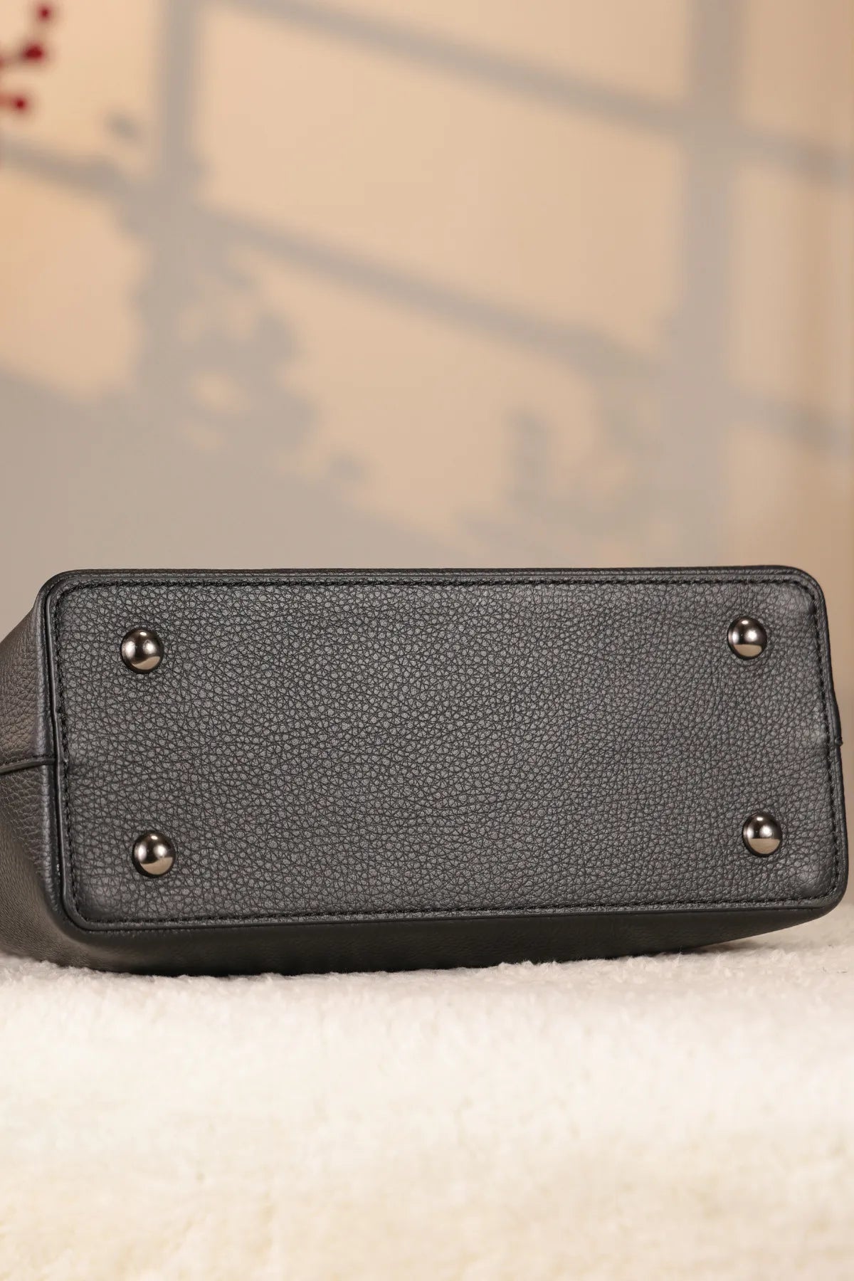 чёрный кожаная сумка - 40312, с плечевым ремнём, сумка, натуральная кожа, с тремя отделениями — изображение 7