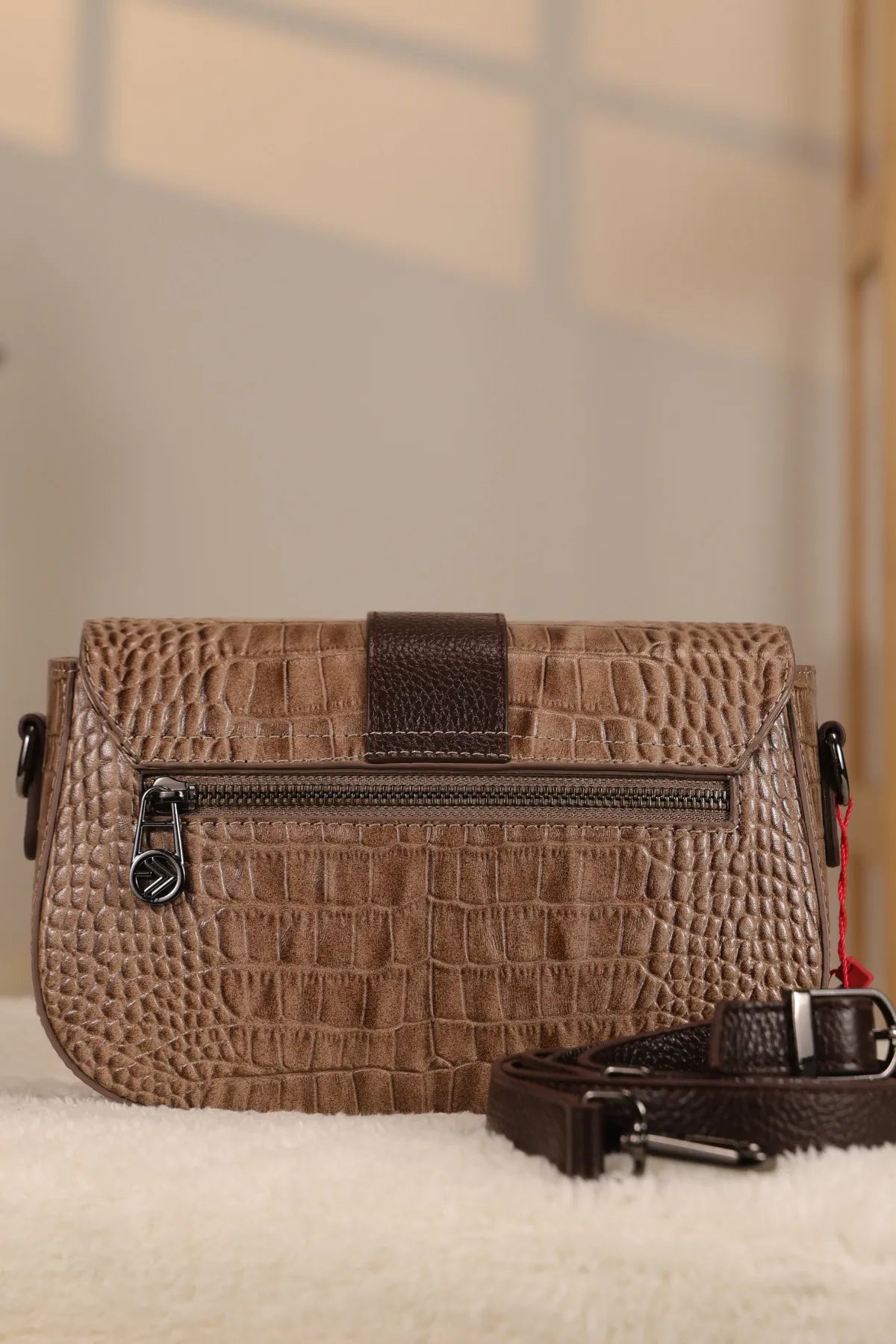 Crocodile-Embossed Leather Bag With Shoulder Strap - 100% Genuine Leather - 40370 — image 2