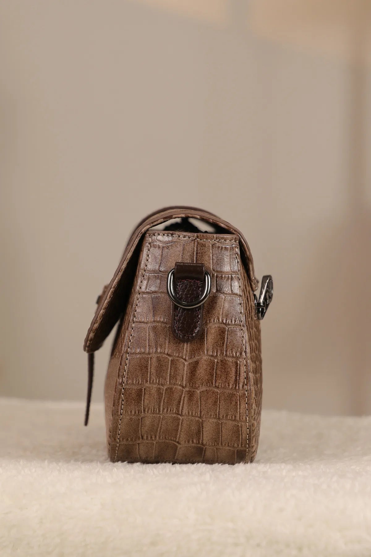 Crocodile-Embossed Leather Bag With Shoulder Strap - 100% Genuine Leather - 40370 — image 3
