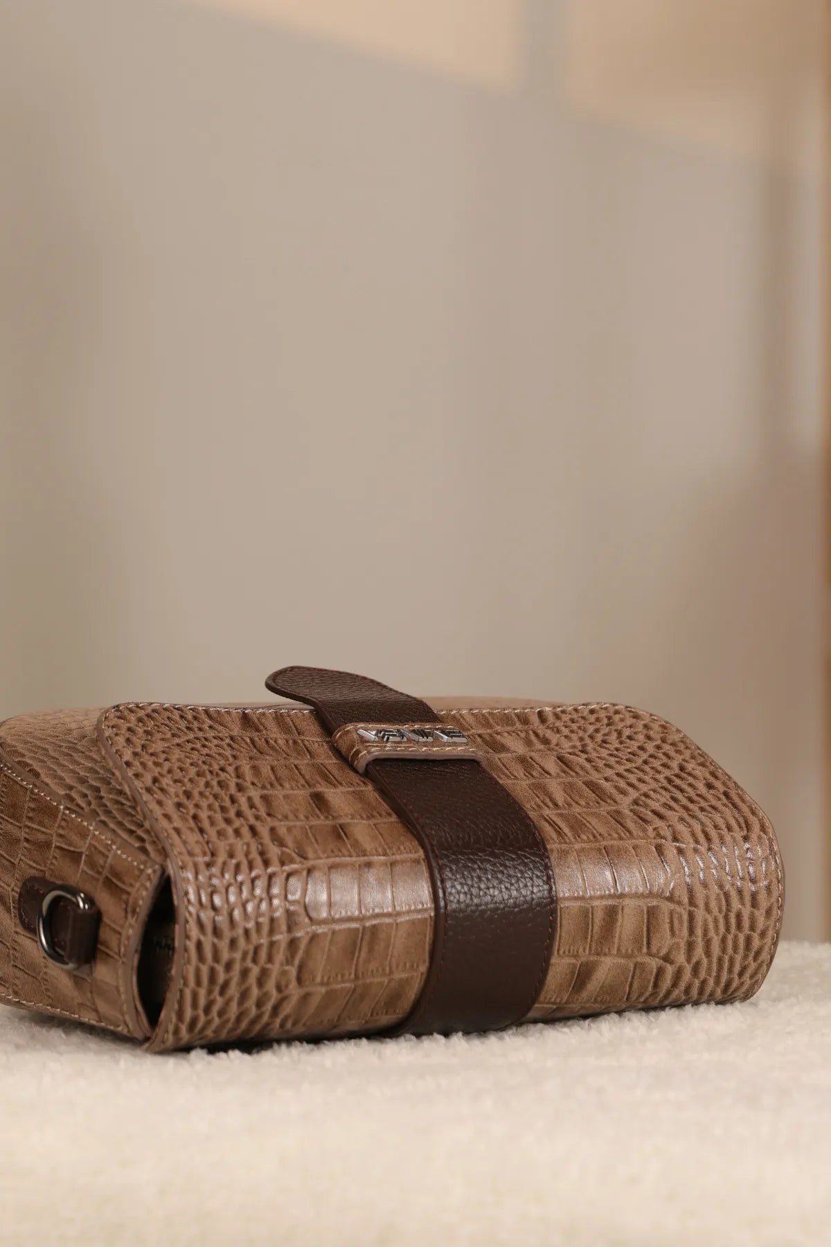 Crocodile-Embossed Leather Bag With Shoulder Strap - 100% Genuine Leather - 40370 — image 5