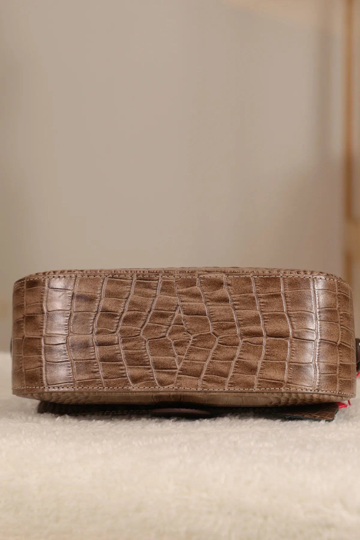 Crocodile-Embossed Leather Bag With Shoulder Strap - 100% Genuine Leather - 40370 — image 7